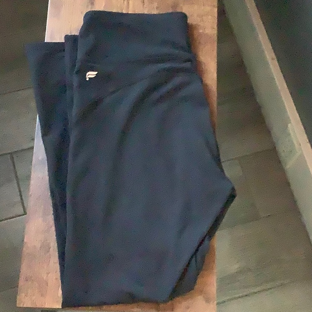 S Fabletics crop styled leggings, black
